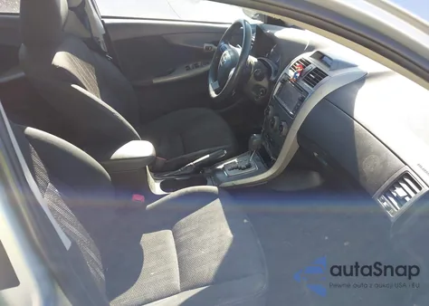 2013 Toyota Corolla S z USA, uszkodzony, nr VIN 2T1BU4EE5DC114824